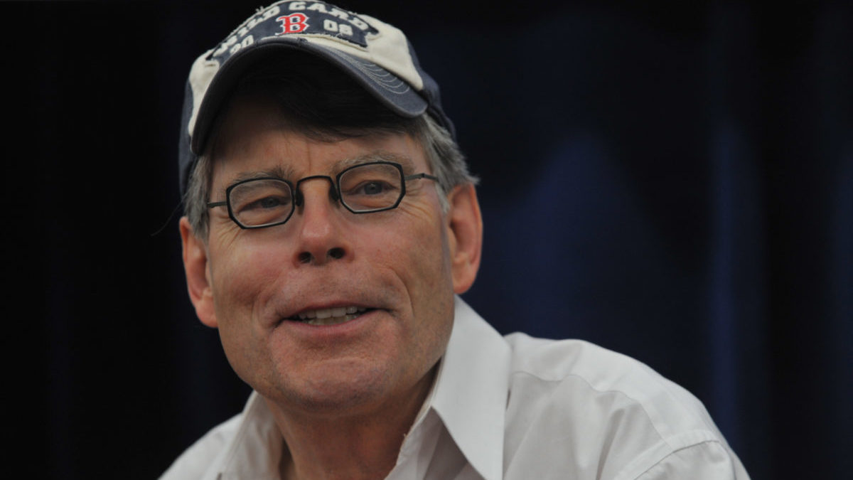Stephen King Promotes "Under The Dome" At Wal-Mart